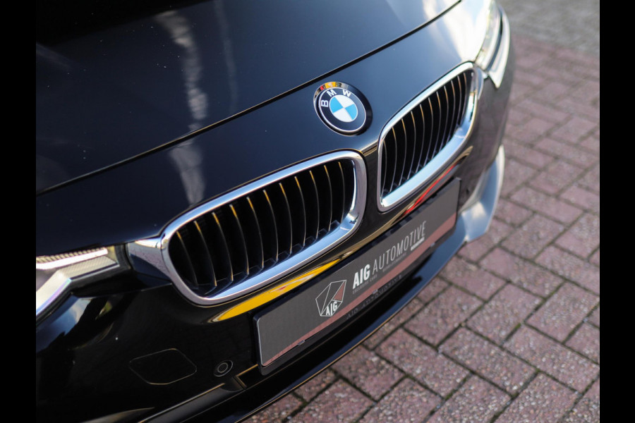 BMW 3 Serie Touring 318i Essential | BTW! | 19" LM | Leder | PDC | Stoelverw. | LED