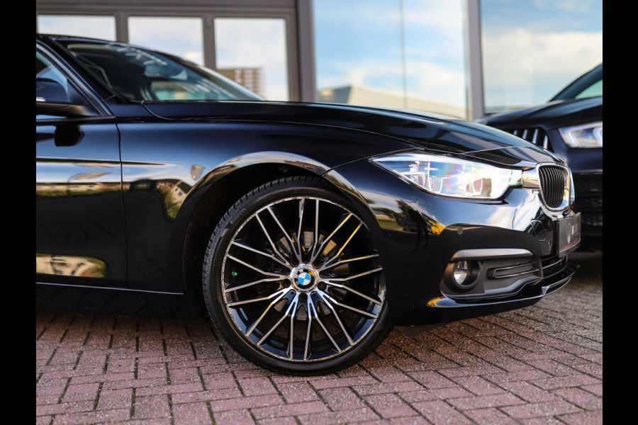 BMW 3 Serie Touring 318i Essential | BTW! | 19" LM | Leder | PDC | Stoelverw. | LED