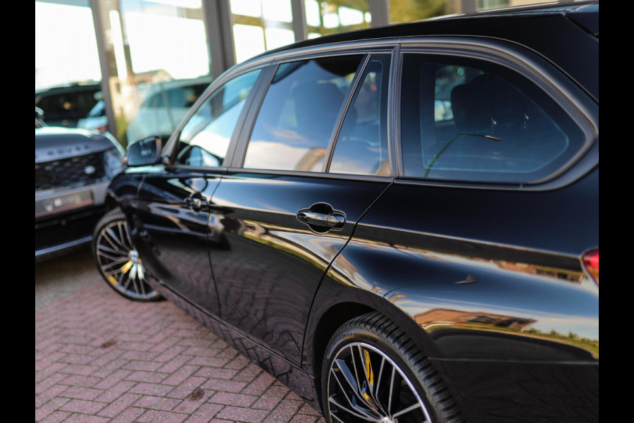 BMW 3 Serie Touring 318i Essential | BTW! | 19" LM | Leder | PDC | Stoelverw. | LED