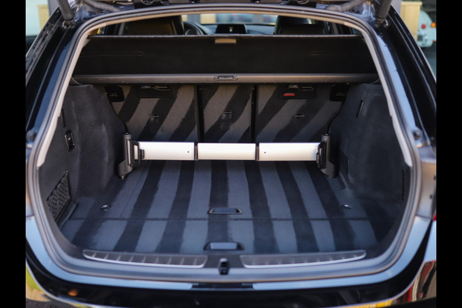 BMW 3 Serie Touring 318i Essential | BTW! | 19" LM | Leder | PDC | Stoelverw. | LED