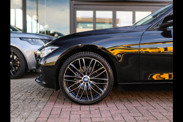 BMW 3 Serie Touring 318i Essential | BTW! | 19" LM | Leder | PDC | Stoelverw. | LED