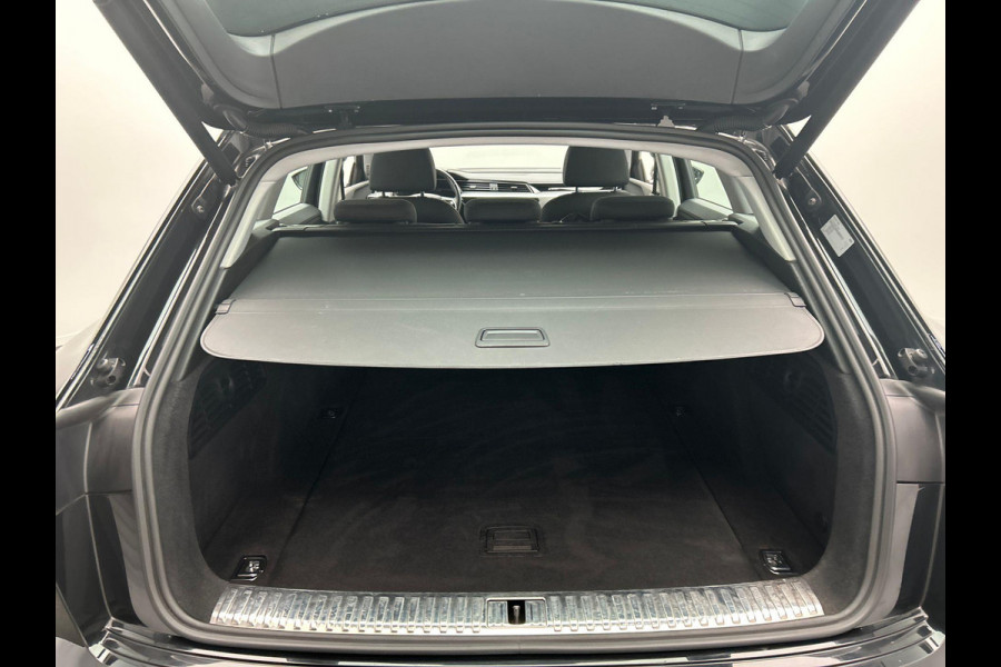 Audi e-tron E-tron 50 quattro Launch edition 71 kWh Origineel NL Virtual Audi e-tron E-tron 50 quattro Launch edition 71 kWh Origineel NL Virtual