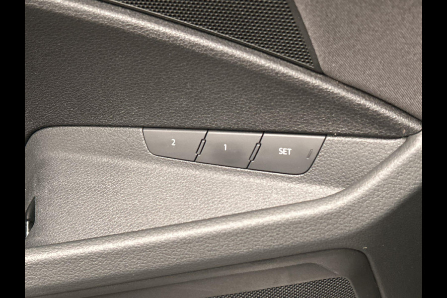 Audi e-tron E-tron 50 quattro Launch edition 71 kWh Origineel NL Virtual Audi e-tron E-tron 50 quattro Launch edition 71 kWh Origineel NL Virtual