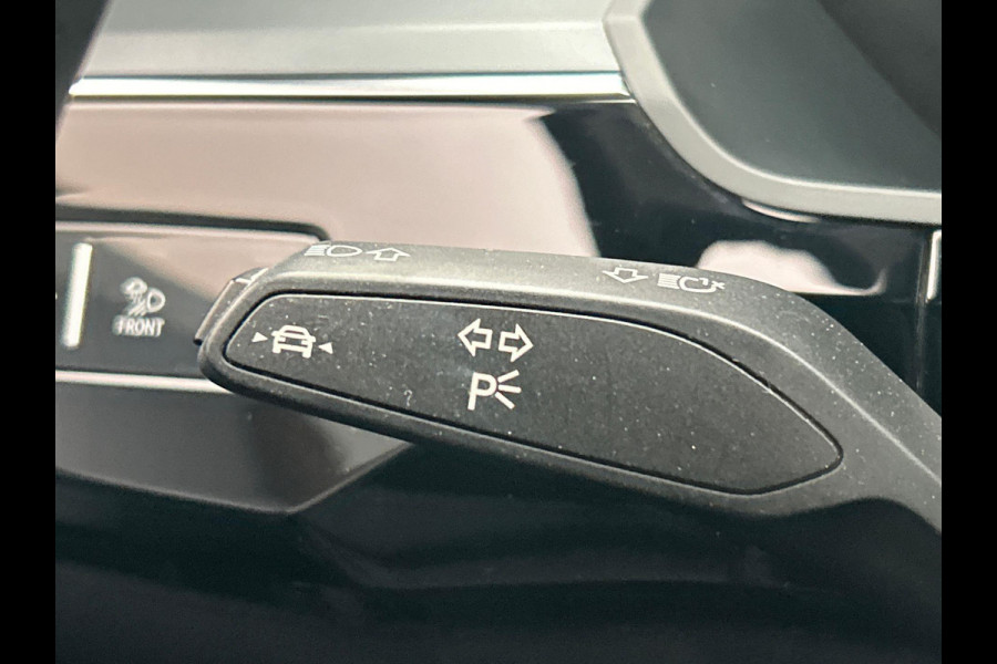 Audi e-tron E-tron 50 quattro Launch edition 71 kWh Origineel NL Virtual Audi e-tron E-tron 50 quattro Launch edition 71 kWh Origineel NL Virtual