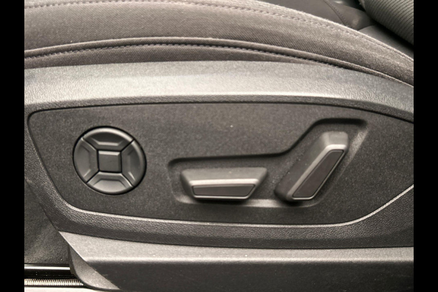 Audi e-tron E-tron 50 quattro Launch edition 71 kWh Origineel NL Virtual Audi e-tron E-tron 50 quattro Launch edition 71 kWh Origineel NL Virtual