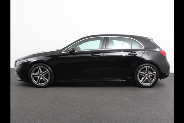 Mercedes-Benz A-Klasse 200 Automaat AMG Line | Navigatie | Climate control | Camera | Parkeer sensoren | Half Lederen Bekleding | Led  | Cruise Control adaptive | LM Velgen | Dab | Led