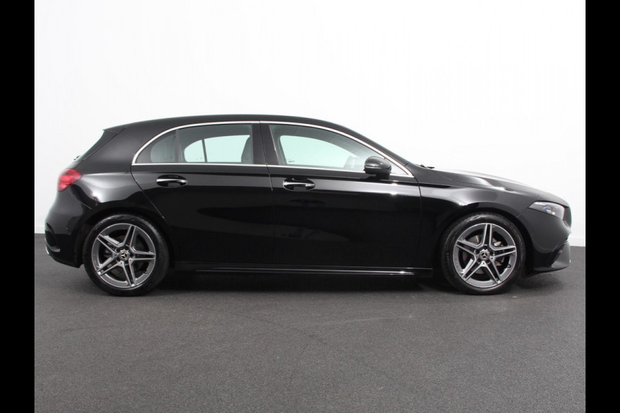 Mercedes-Benz A-Klasse 200 Automaat AMG Line | Navigatie | Climate control | Camera | Parkeer sensoren | Half Lederen Bekleding | Led  | Cruise Control adaptive | LM Velgen | Dab | Led