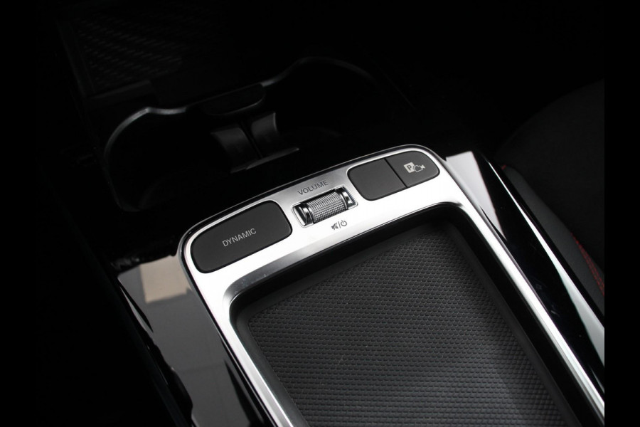 Mercedes-Benz A-Klasse 200 Automaat AMG Line | Navigatie | Climate control | Camera | Parkeer sensoren | Half Lederen Bekleding | Led  | Cruise Control adaptive | LM Velgen | Dab | Led