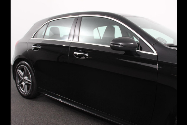Mercedes-Benz A-Klasse 200 Automaat AMG Line | Navigatie | Climate control | Camera | Parkeer sensoren | Half Lederen Bekleding | Led  | Cruise Control adaptive | LM Velgen | Dab | Led