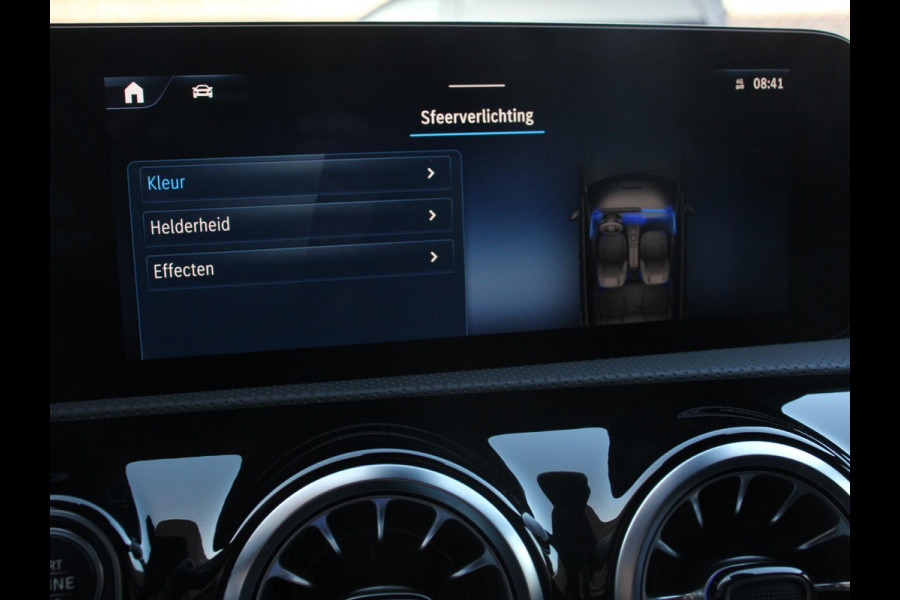 Mercedes-Benz A-Klasse 200 Automaat AMG Line | Navigatie | Climate control | Camera | Parkeer sensoren | Half Lederen Bekleding | Led  | Cruise Control adaptive | LM Velgen | Dab | Led