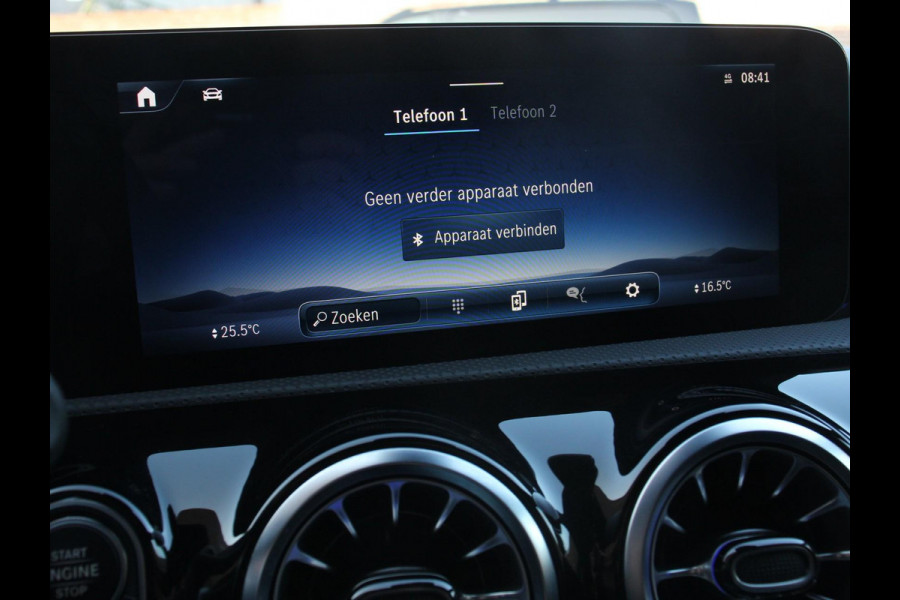 Mercedes-Benz A-Klasse 200 Automaat AMG Line | Navigatie | Climate control | Camera | Parkeer sensoren | Half Lederen Bekleding | Led  | Cruise Control adaptive | LM Velgen | Dab | Led