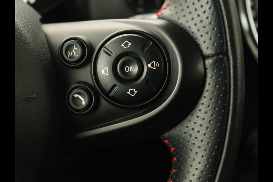 MINI Countryman 2.0 Cooper S E ALL4 | Carplay | Half leder | Navigatie | Cruise control | 19'' | Airco | Full LED | Digital Cockpit | Parkeerhulp | PHEV | Plug In