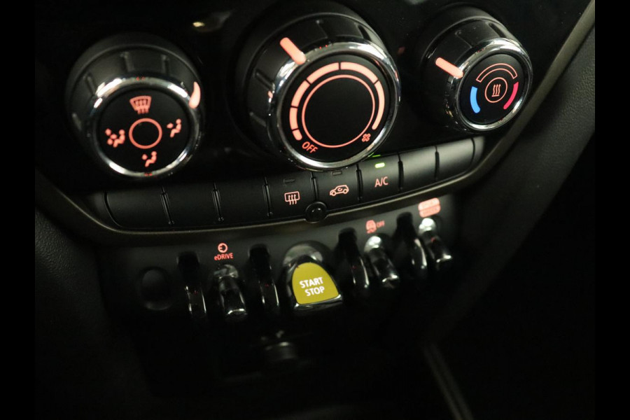 MINI Countryman 2.0 Cooper S E ALL4 | Carplay | Half leder | Navigatie | Cruise control | 19'' | Airco | Full LED | Digital Cockpit | Parkeerhulp | PHEV | Plug In