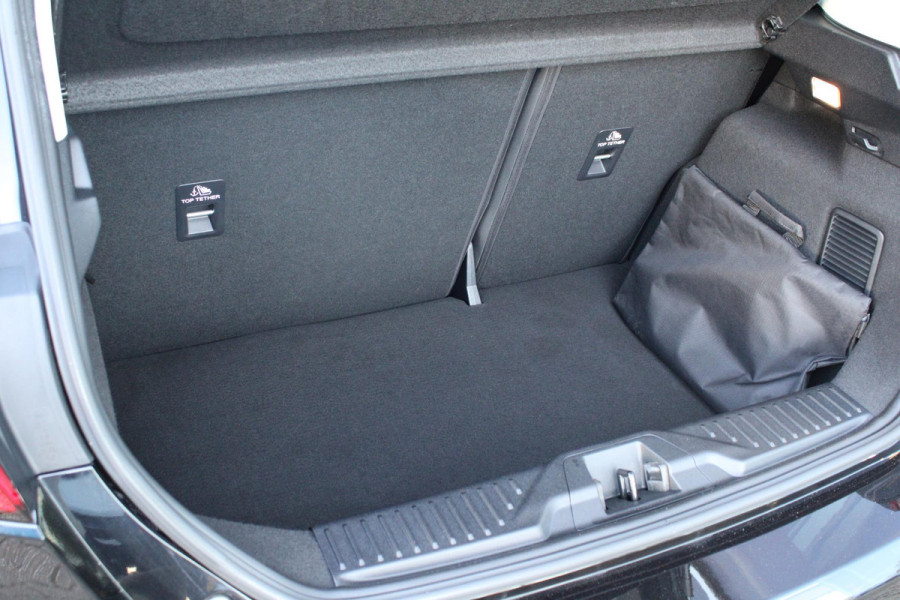 Ford Fiesta 1.0 EcoBoost Hybrid Titanium Bellen voor bezichtiging! | Cruise Control | Navigatie | Airco |