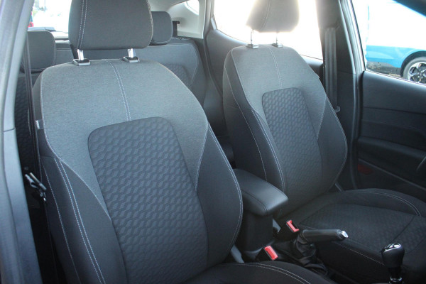 Ford Fiesta 1.0 EcoBoost Hybrid Titanium Bellen voor bezichtiging! | Cruise Control | Navigatie | Airco |