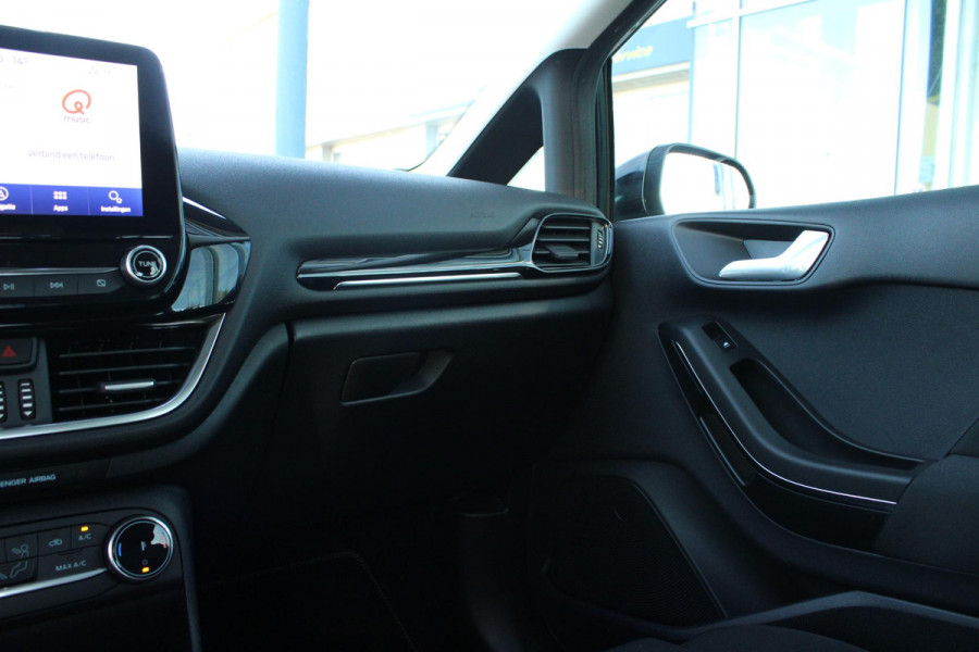 Ford Fiesta 1.0 EcoBoost Hybrid Titanium Bellen voor bezichtiging! | Cruise Control | Navigatie | Airco |