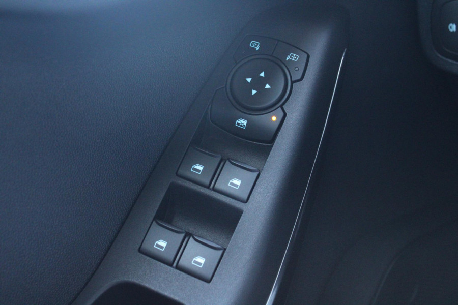 Ford Fiesta 1.0 EcoBoost Hybrid Titanium Bellen voor bezichtiging! | Cruise Control | Navigatie | Airco |