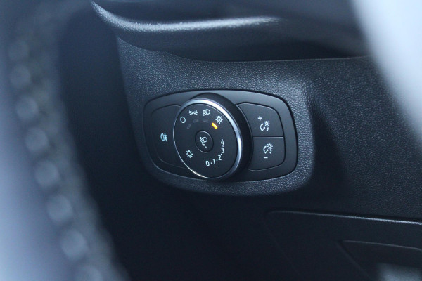 Ford Fiesta 1.0 EcoBoost Hybrid Titanium Bellen voor bezichtiging! | Cruise Control | Navigatie | Airco |