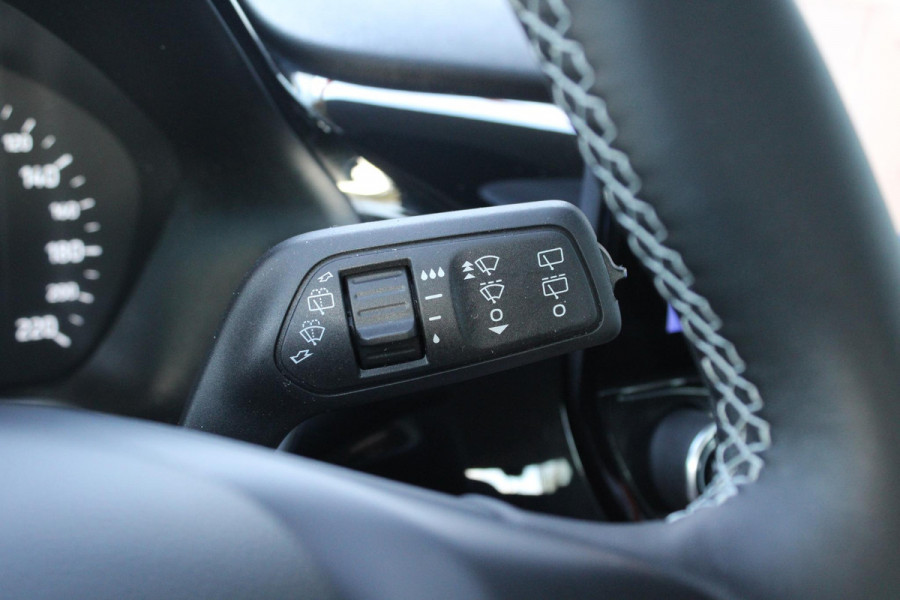 Ford Fiesta 1.0 EcoBoost Hybrid Titanium Bellen voor bezichtiging! | Cruise Control | Navigatie | Airco |