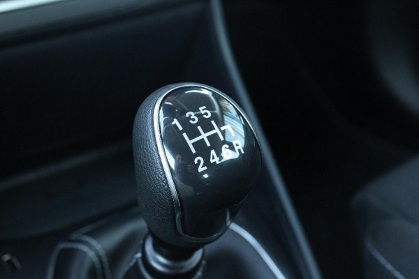 Ford Fiesta 1.0 EcoBoost Hybrid Titanium Bellen voor bezichtiging! | Cruise Control | Navigatie | Airco |