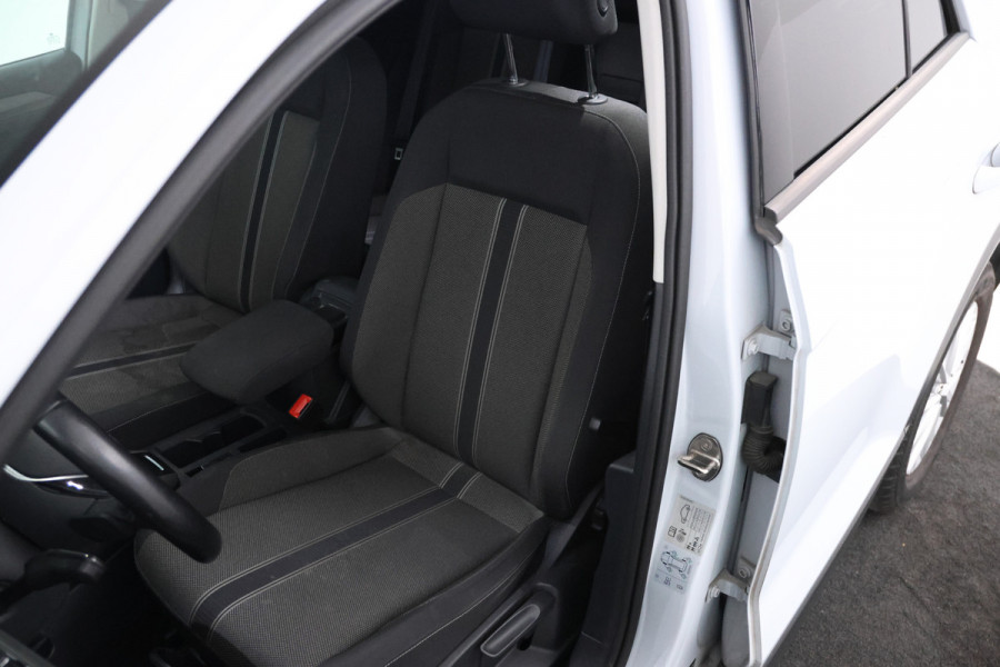 Volkswagen T-Roc 1.5 TSI Sport Automaat, Apple carplay, Panorama
