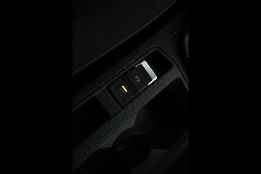 Volkswagen T-Roc 1.5 TSI Sport Automaat, Apple carplay, Panorama