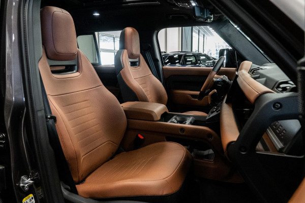 Land Rover Defender 110 4.4 P635 Octa Edition One *Meridian / Panorama / Wellness-seats / HUD / Surround-view / Soft-Close*