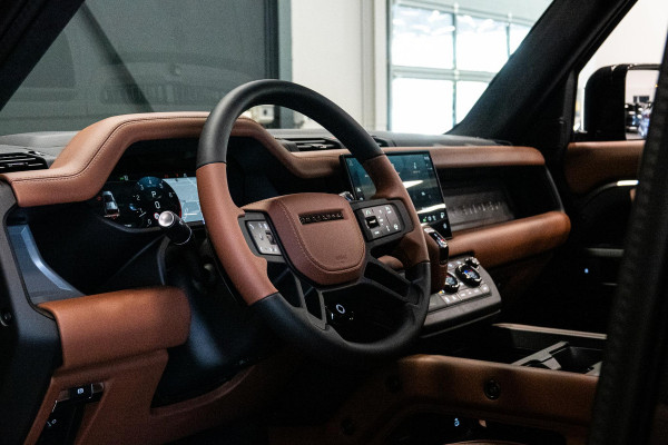Land Rover Defender 110 4.4 P635 Octa Edition One *Meridian / Panorama / Wellness-seats / HUD / Surround-view / Soft-Close*