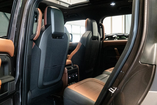 Land Rover Defender 110 4.4 P635 Octa Edition One *Meridian / Panorama / Wellness-seats / HUD / Surround-view / Soft-Close*