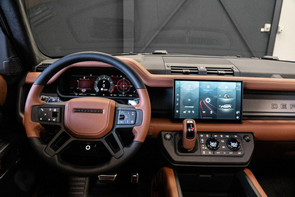 Land Rover Defender 110 4.4 P635 Octa Edition One *Meridian / Panorama / Wellness-seats / HUD / Surround-view / Soft-Close*