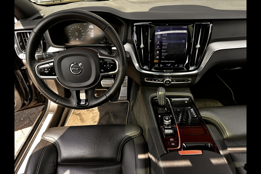 Volvo V60 2.0 T8 Twin Engine AWD R-Design | Pano | 360 cam | Leder | Luxury Line | T8 Twin Engine AWD R-Design | Pano |  360 cam | Leder | Luxury Line | (occasion) (occasion)