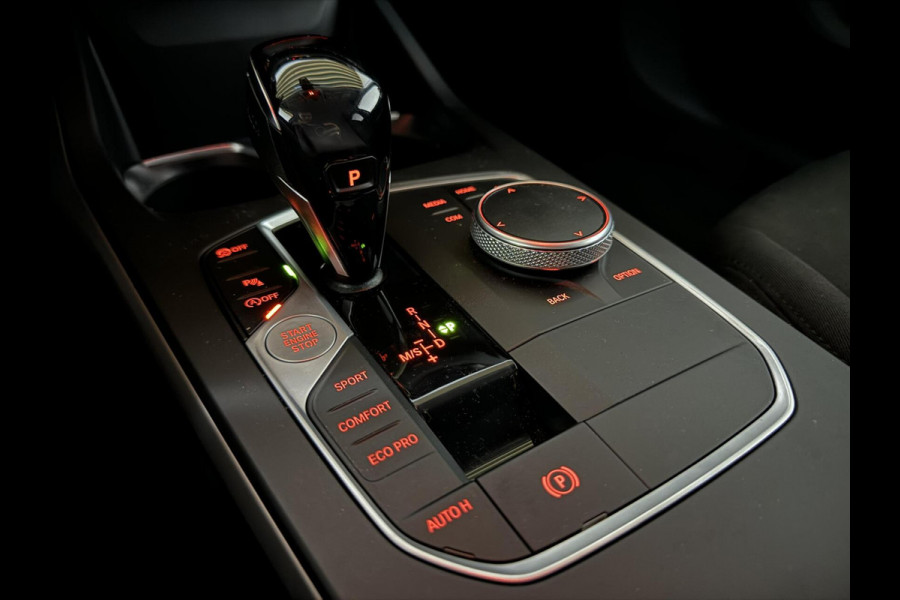 BMW 1-serie 118i Sport Black Edition Navi Cruise CarPlay NAP