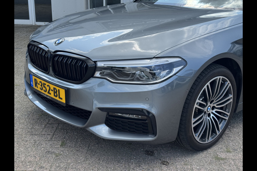 BMW 5 Serie 530e xDrive iPerformance High Executive M Pakket, 360 Camera, Harman Kardon, Navigatie . Een proefrit levert het bewijs. Neem contact op en we maken een afspraak!