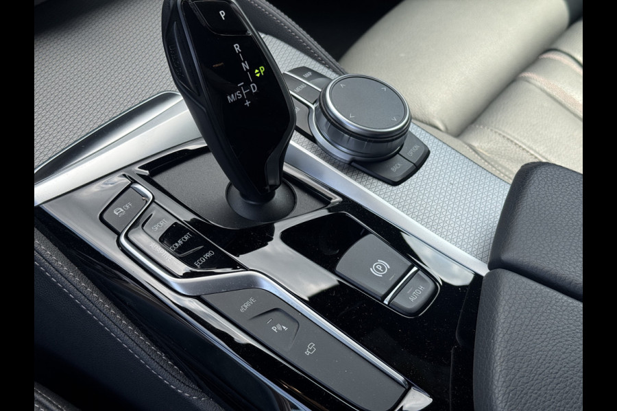 BMW 5 Serie 530e xDrive iPerformance High Executive M Pakket, 360 Camera, Harman Kardon, Navigatie . Een proefrit levert het bewijs. Neem contact op en we maken een afspraak!