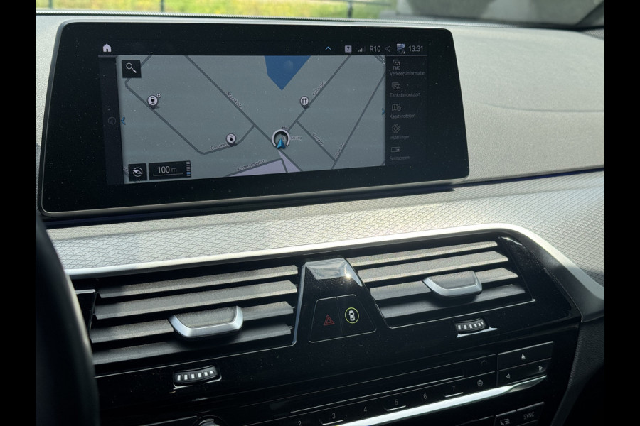BMW 5 Serie 530e xDrive iPerformance High Executive M Pakket, 360 Camera, Harman Kardon, Navigatie . Een proefrit levert het bewijs. Neem contact op en we maken een afspraak!