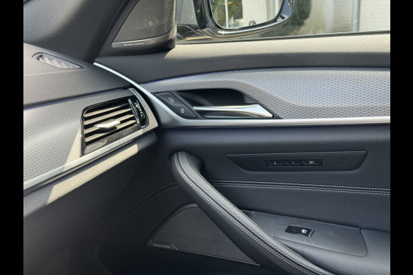 BMW 5 Serie 530e xDrive iPerformance High Executive M Pakket, 360 Camera, Harman Kardon, Navigatie . Een proefrit levert het bewijs. Neem contact op en we maken een afspraak!