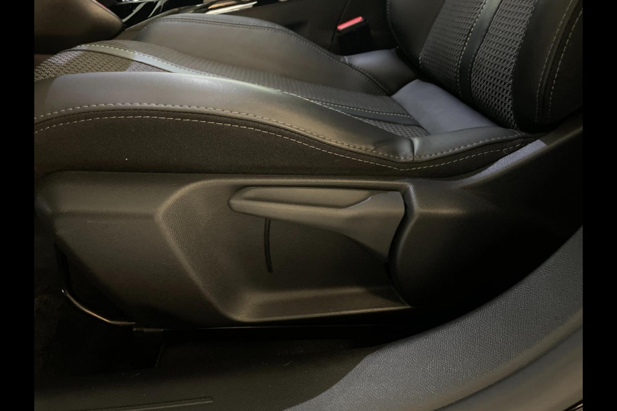 Peugeot 208 1.2 PureTech GT Pack AIRCO NAVI CRUISE BLUETOOTH LED VELGEN PRIVACYGLAS ZEER NETTE AUTO