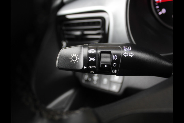Kia Stonic 1.0 T-GDi MHEV DynamicLine CARPLAY | CAMERA | CLIMATE | DAB | LED | NAVI | PDC | CRUISE | LMV