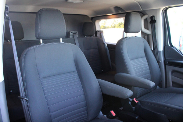 Ford Transit Custom 300 2.0 TDCI L2H1 Limited DC | Zeer Netjes! | Nieuw geleverde Ned.auto | Trekhaak | Sidesteps + roofrails| Dubbele Cabine | Cruise Control | Navigatie |