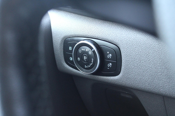 Ford Transit Custom 300 2.0 TDCI L2H1 Limited DC | Zeer Netjes! | Nieuw geleverde Ned.auto | Trekhaak | Sidesteps + roofrails| Dubbele Cabine | Cruise Control | Navigatie |