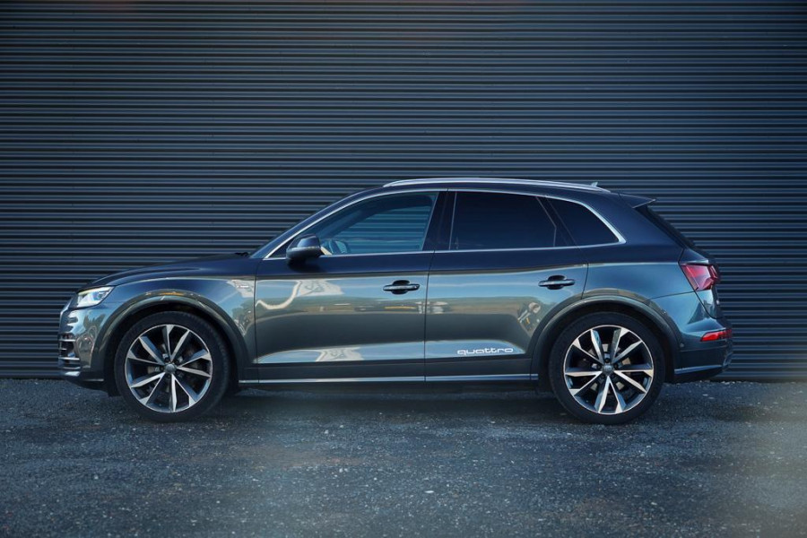 Audi Q5 2.0 TDI quattro Sport S Line / Pano / Virtual / Luchtvering