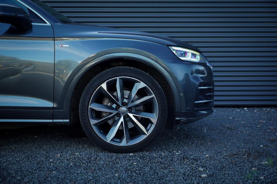 Audi Q5 2.0 TDI quattro Sport S Line / Pano / Virtual / Luchtvering