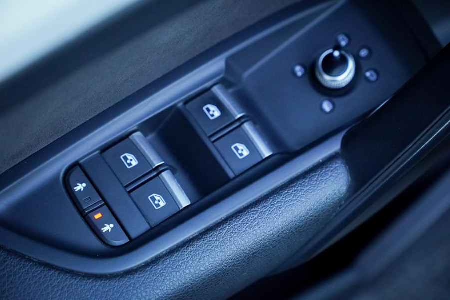 Audi Q5 2.0 TDI quattro Sport S Line / Pano / Virtual / Luchtvering