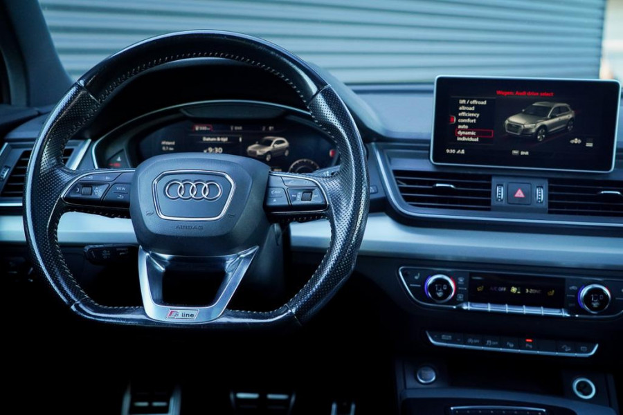Audi Q5 2.0 TDI quattro Sport S Line / Pano / Virtual / Luchtvering