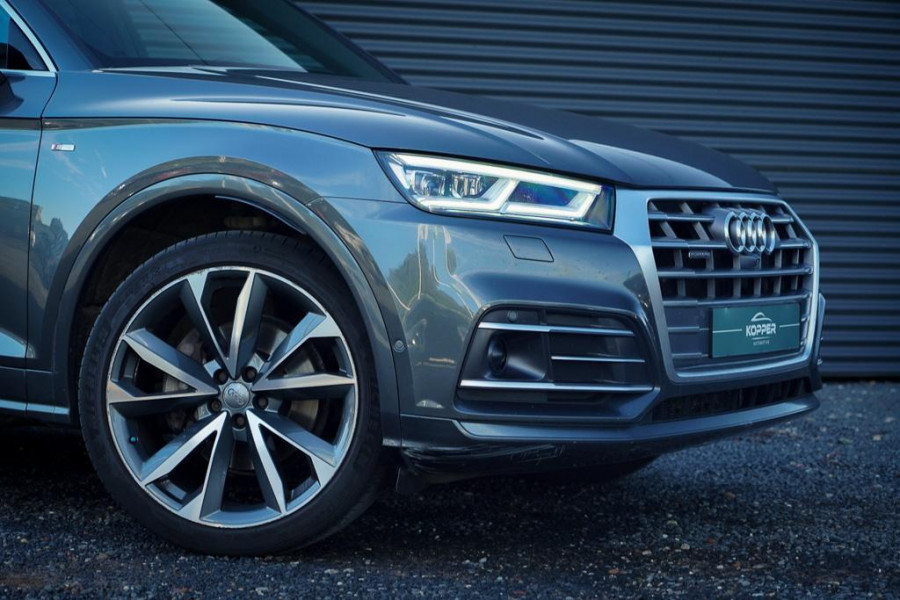 Audi Q5 2.0 TDI quattro Sport S Line / Pano / Virtual / Luchtvering