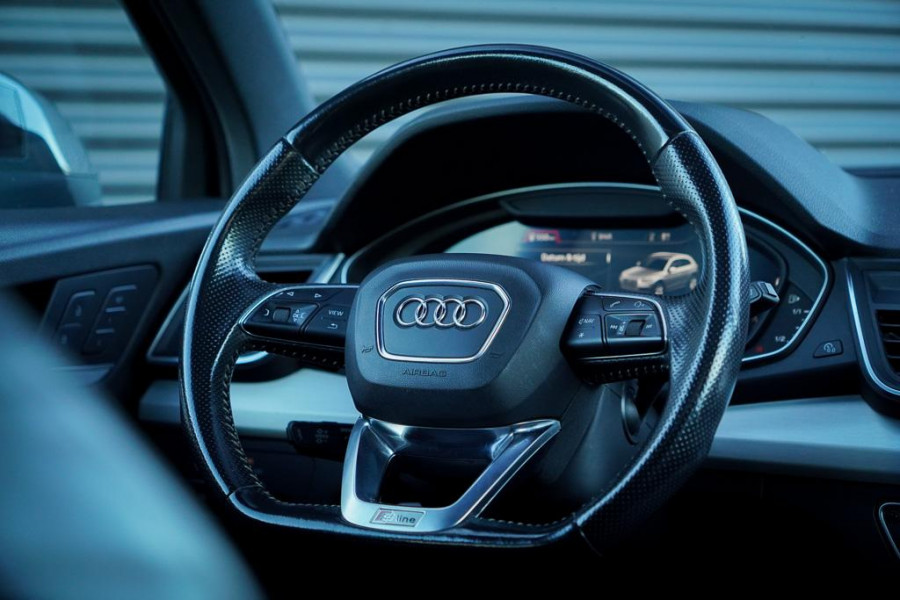 Audi Q5 2.0 TDI quattro Sport S Line / Pano / Virtual / Luchtvering