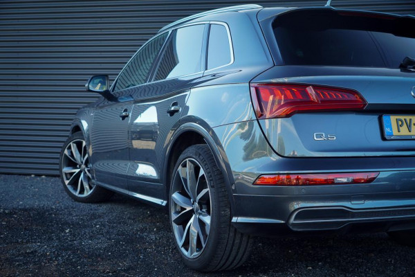 Audi Q5 2.0 TDI quattro Sport S Line / Pano / Virtual / Luchtvering