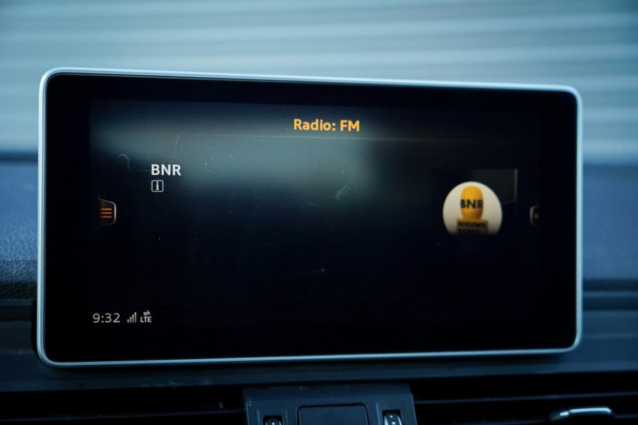 Audi Q5 2.0 TDI quattro Sport S Line / Pano / Virtual / Luchtvering