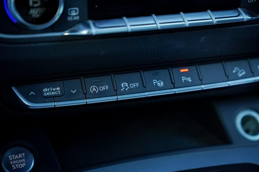 Audi Q5 2.0 TDI quattro Sport S Line / Pano / Virtual / Luchtvering