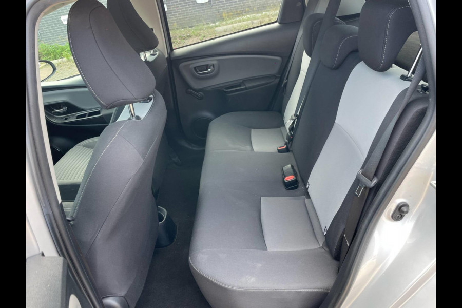Toyota Yaris 1.5 VVT-i Dynamic / camera / navigatie